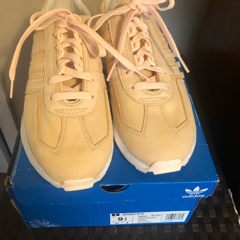 Adidas Womens Retropy Sneakers